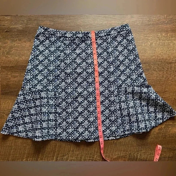 MICHAEL KORS blue & white abstract floral Skirt Gold Zipper Detail size 10 MINT - Picture 10 of 14